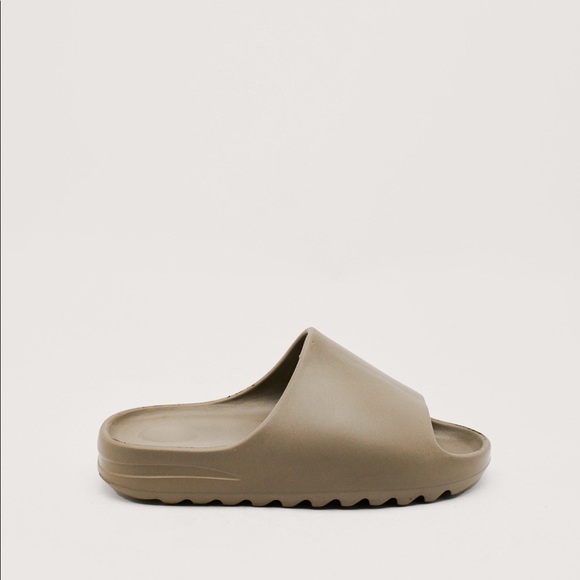 ɴᴀꜱᴛʏ ɢᴀʟ | Rubber Slides NWOT - Picture 2 of 4